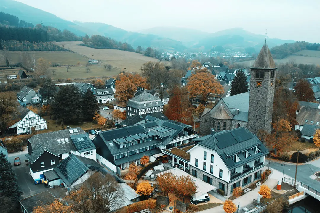 Photovoltaikanlage auf einem Hotel