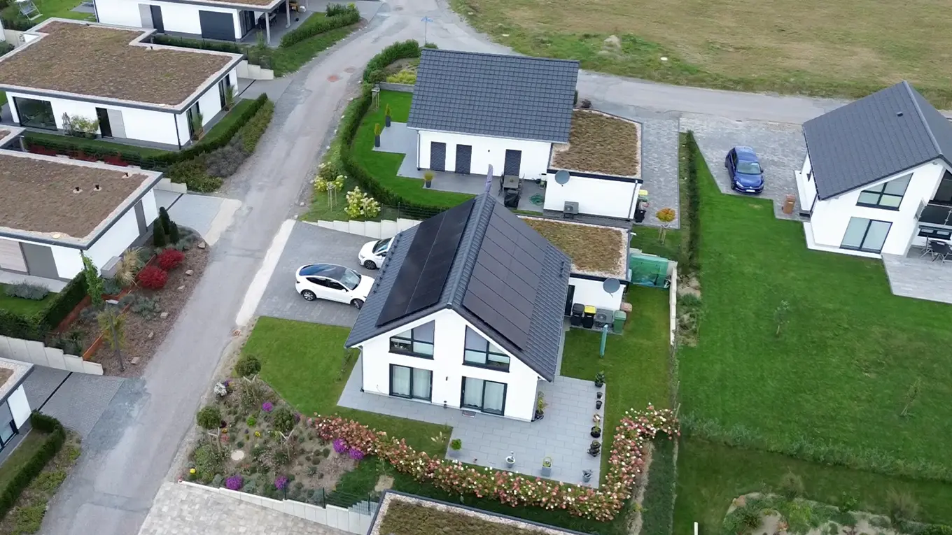 Hausdach mit PV Anlage
